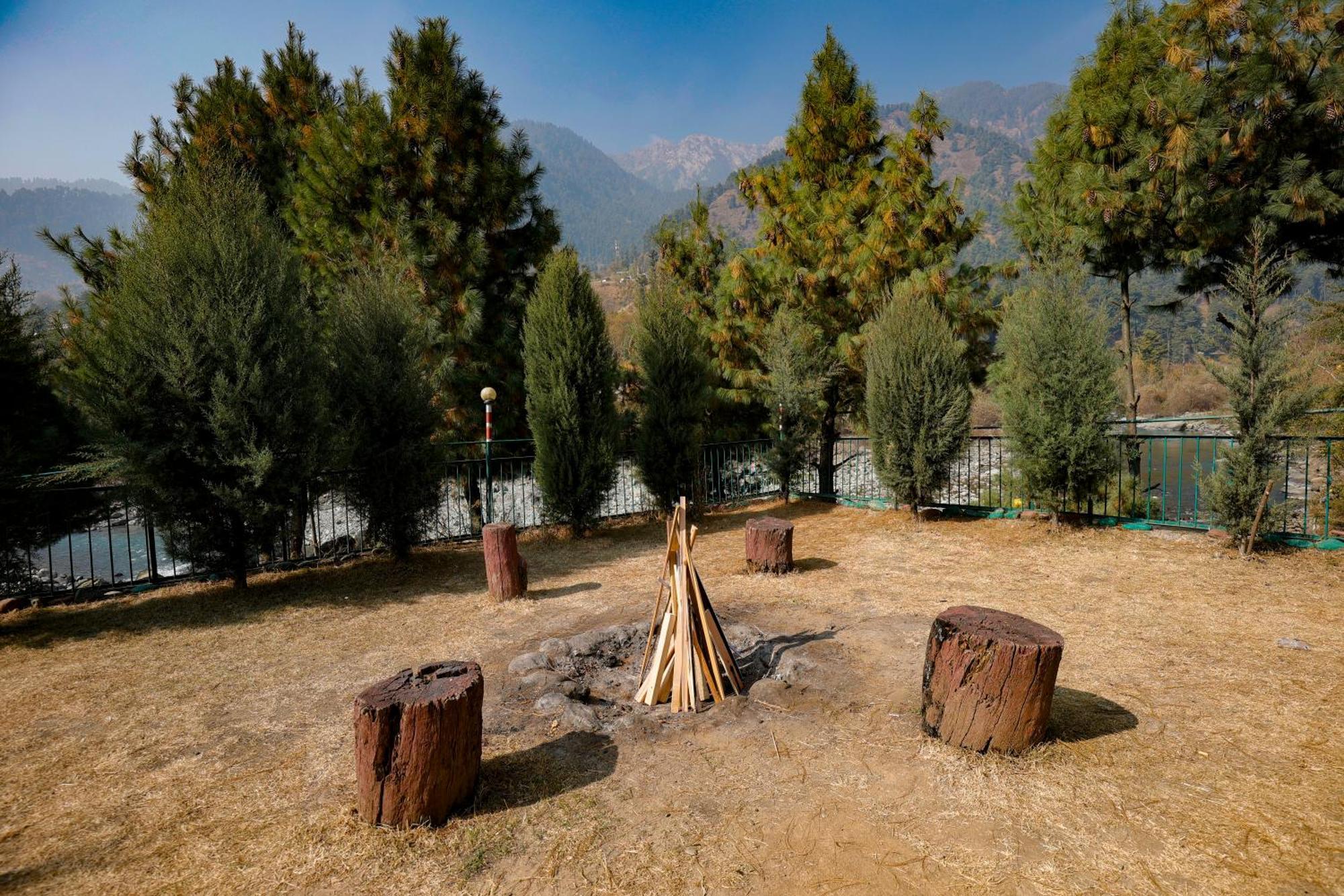 Walisons Peace Resort Pahalgām Esterno foto